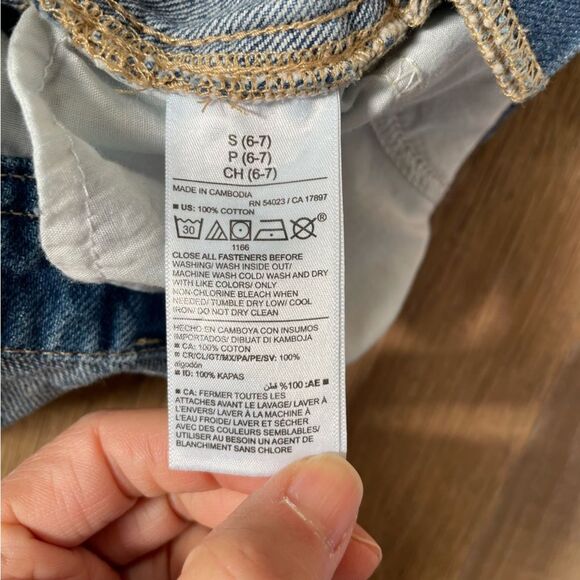 Old Navy Blue Embroidered Jean Overalls Kids Unisex (S 6-7) - Picture 9 of 9